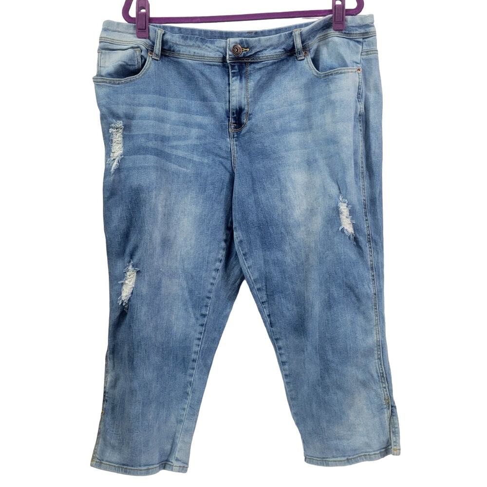 Maurices Crop Distressed Jeans Women's Size 22‎